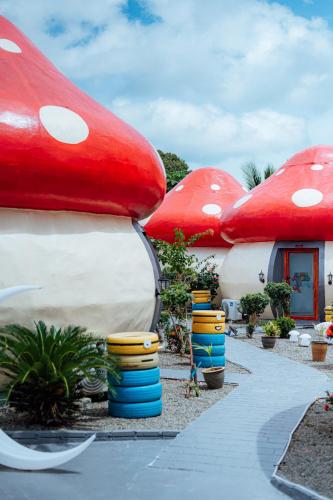 MUSHROOMS INN in Semporna