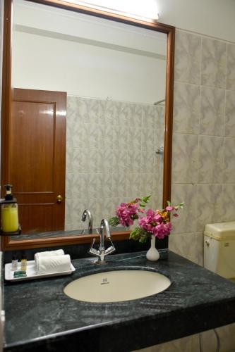 Deluxe Room image 8