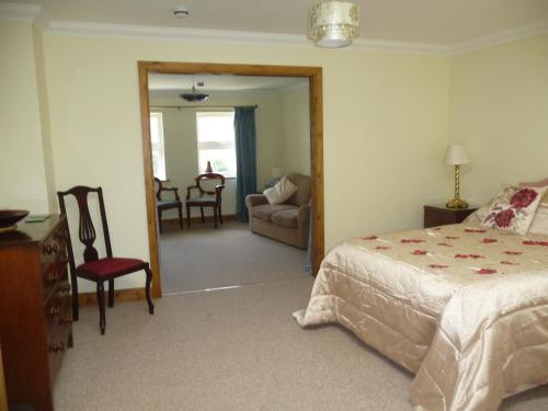 Ivy Hall - Accommodation - Wootton Bridge