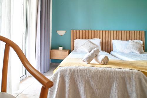 Pegasus Hotel - image 2