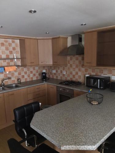 Beautiful 3-Bed Apartment in Gourock in 古羅克
