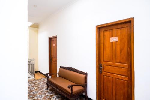 Facilities, RedDoorz Syariah @ Griya Thamrin Manahan Solo near Solo Paragon Mall