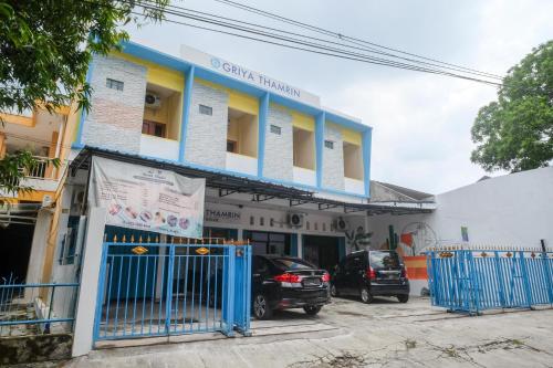 Exterior view, RedDoorz Syariah @ Griya Thamrin Manahan Solo near Solo Paragon Mall
