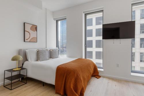 Clinton Hill studio w gym pool wd nr Barclays NYC-1021 in Brooklyn, USA