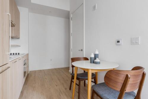 Clinton Hill studio w gym pool wd nr Barclays NYC-1021 in Brooklyn, USA