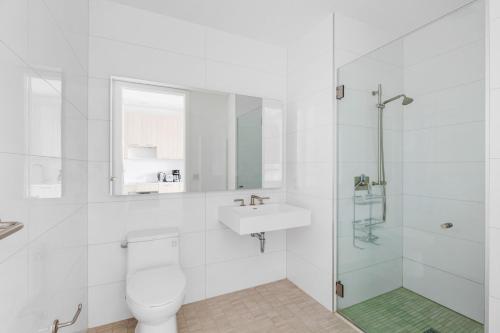 Clinton Hill studio w gym pool wd nr Barclays NYC-1021 in Brooklyn, USA