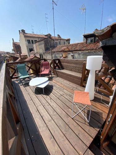 Casa Virginia direct at the canal Cannaregio with own roof terrace