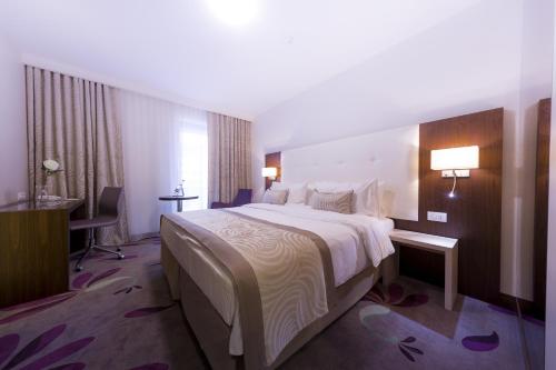 Deluxe Double or Twin Room 4*