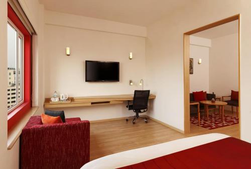 room detail thumbnail 1