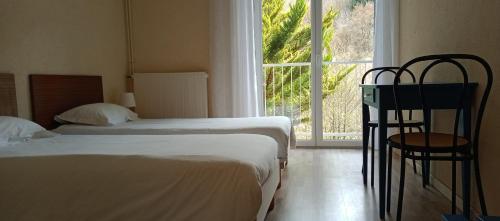 Tweepersoonskamer met 1 of 2 Bedden en Uitzicht op de Bergen