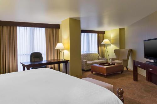 Sheraton Houston Brookhollow - image 9