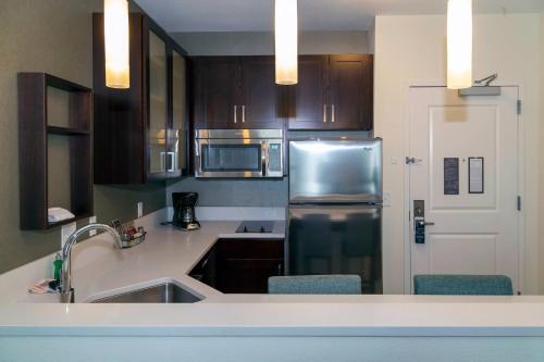 Residence Inn by Marriott Cleveland Avon at The Emerald Event Center - image 4