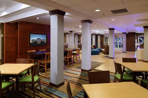 Fairfield Inn & Suites by Marriott Newark Liberty International Airport