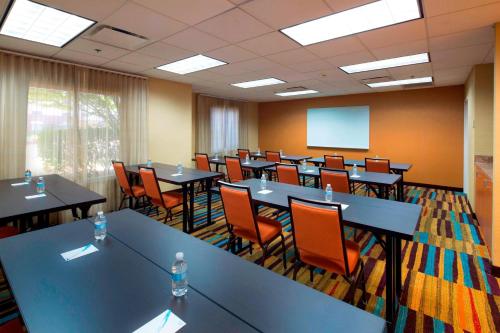 Fairfield Inn & Suites by Marriott Newark Liberty International Airport