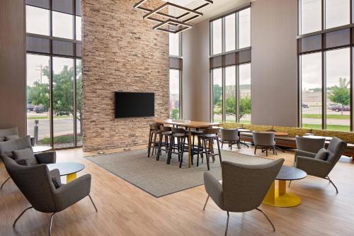 SpringHill Suites Green Bay - image 6