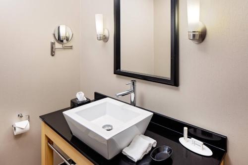 SpringHill Suites Green Bay - image 13