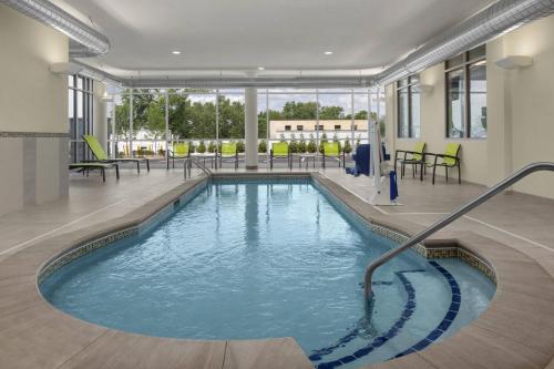 Úszómedence, SpringHill Suites by Marriott East Rutherford Meadowlands/Carlstadt in Carlstadt (New Jersey)