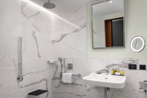 Prague Marriott Hotel - image 11