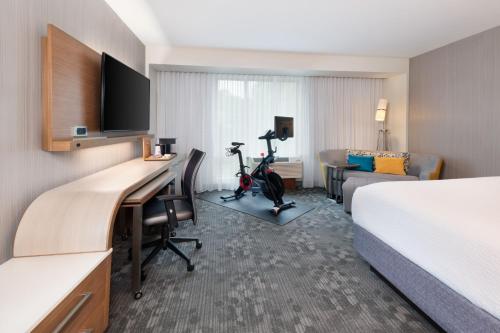 King Room with Peloton Bike