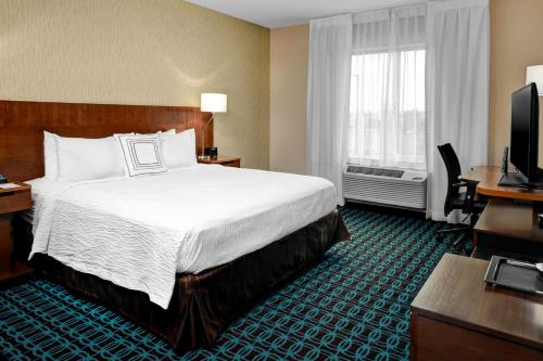 Fairfield Inn & Suites by Marriott Lansing at Eastwood