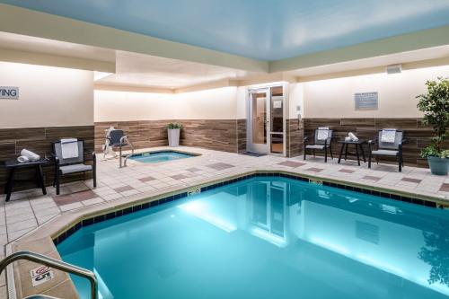 Fairfield by Marriott Inn & Suites Denver Aurora/Medical Center - 수영장