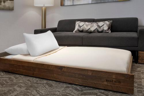 SpringHill Suites by Marriott Loveland Fort Collins/Windsor - image 3
