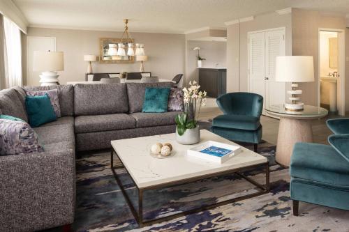 Presidential King Suite with Sofa Bed
