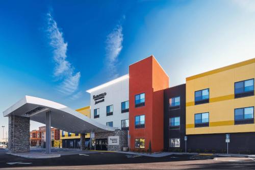 . Fairfield Inn & Suites by Marriott Fresno Yosemite International Airport