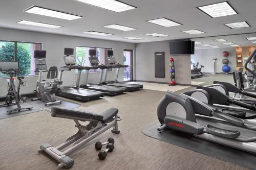 Courtyard by Marriott Atlanta Alpharetta - image 11