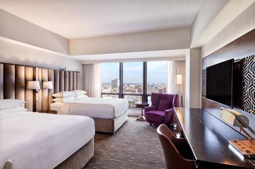 1 queen bed