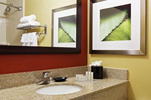 Heritage Place Houston Brookhollow - 화장실