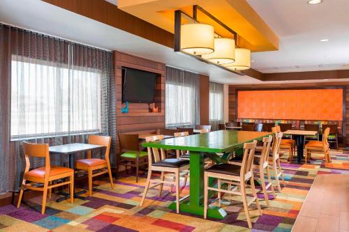 Fairfield Inn & Suites Holland