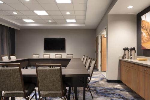 Fairfield by Marriott Inn & Suites O’Fallon, IL - 회의실/연회장