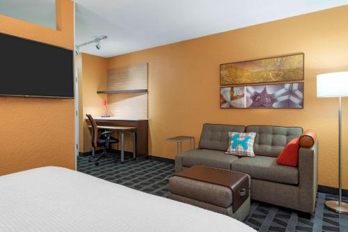 Queen Studio with Sofa Bed