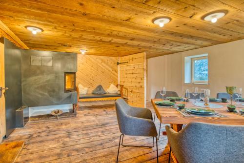 Jup - a luxury boutique chalet