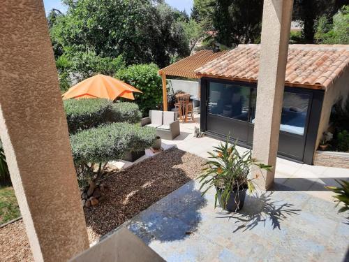 La Bastide en front détang de Thau