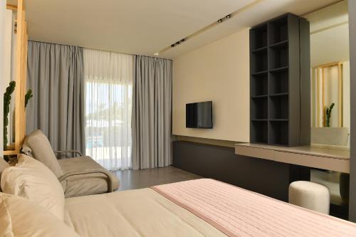 OCEAN BLUE HOTEL & RESORT -Jbeil