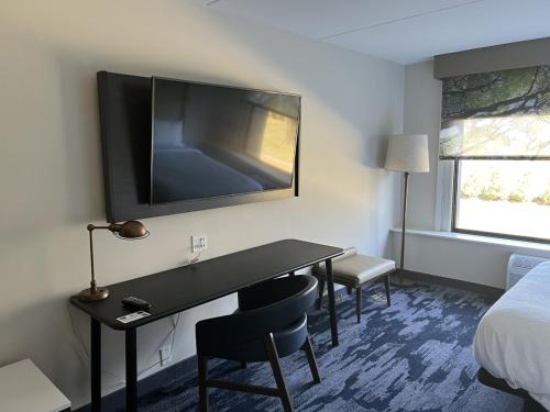 Fairfield Inn & Suites Springfield Enfield