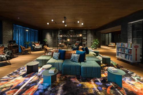 Pub/Lounge, Moxy NYC East Village in Lower East Side