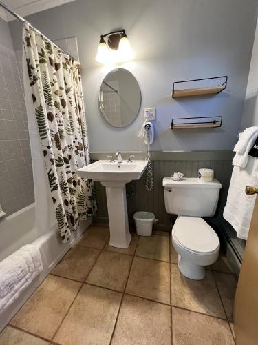Alamoosook Lakeside Inn Orland - image 10