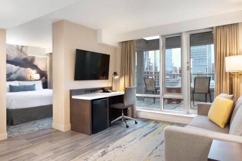 Delta Hotels by Marriott Vancouver Downtown Suites