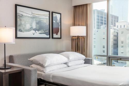 Delta Hotels by Marriott Vancouver Downtown Suites