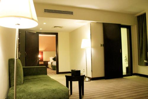 Guestroom, Business Inn Olaya Hotel near Shezan Indian Restaurant