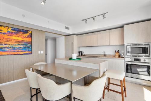 Ocean View 2 bed on 23rd floor Miami - Tap to explore photos