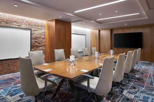 Courtyard by Marriott Washington Downtown/Convention Center - image 14