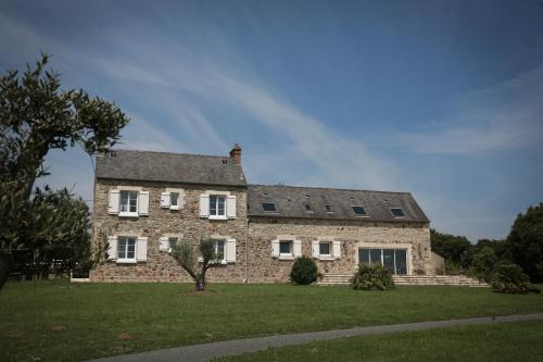 CRASVILLE- EN COTENTIN VUE EPOUSTOUFLANTE SUR LA MER