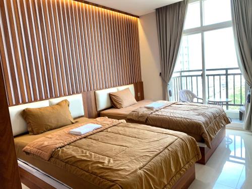 12-10 Twin bedroom in Formosa Residence Nagoya Batam 3 pax by Wiwi