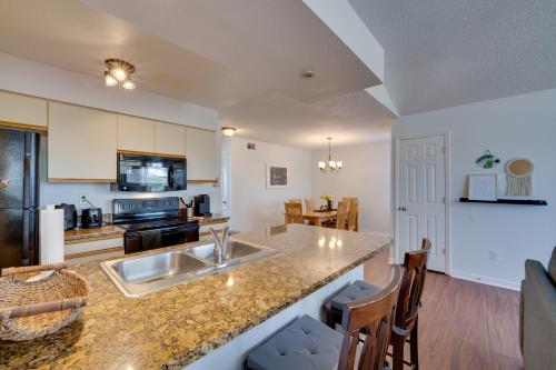 Kissimmee Abode with Community Pool and Hot Tub! in Kissimmee, USA
