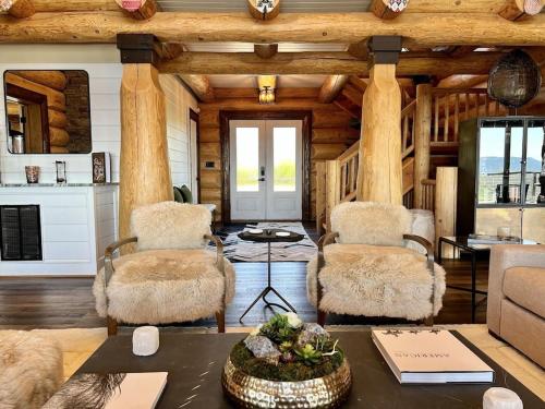 5500 sf cabin 6 king 2 queen beds heated pool spa game room mountain views