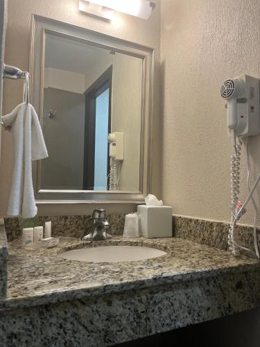 Wyndham Houston Sugarland - 화장실